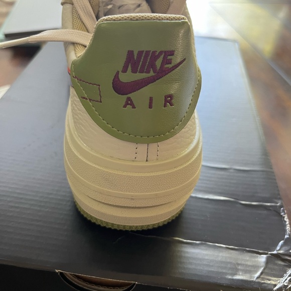 Nike Air Force  1 Platform - Picture 3 of 6